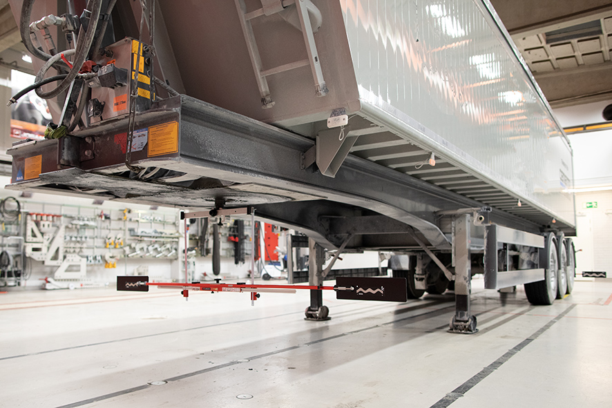 trailer being aligned with JOSAM Cam-Aligner