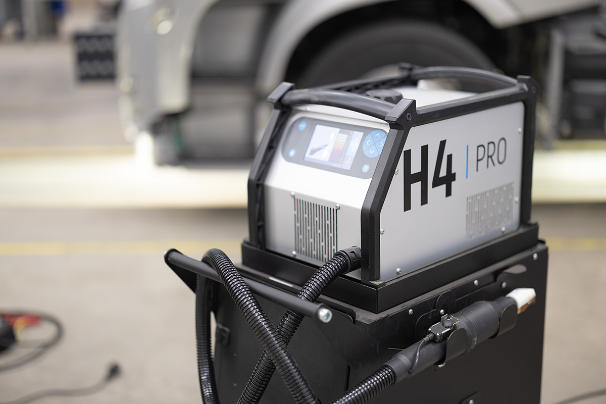 JOSAM H4 PRO induction heater in workshop environment